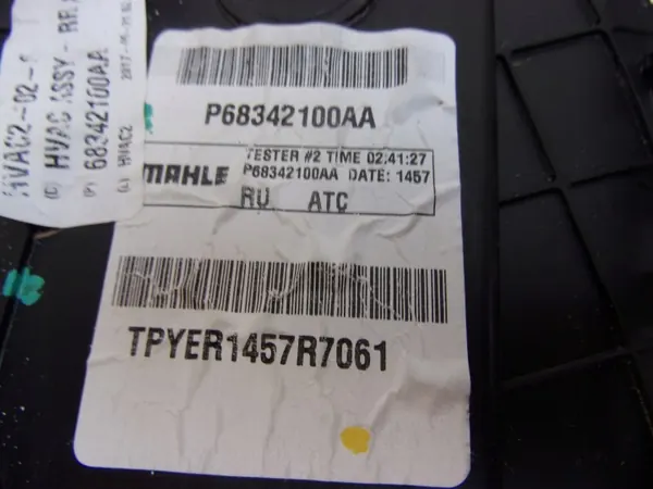 Chrysler Pacifica taka-lämmitys OEM 68342100AA image 10