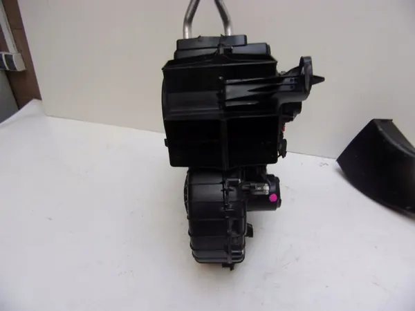 Chrysler Pacifica taka-lämmitys OEM 68342100AA image 7