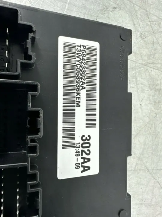 OEM P68423302AA Controller Jeep Grand Cherokee 2019 Gebruikt image 7