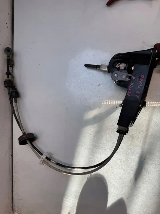 Sélecteur de vitesses Opel Astra H GTC image 1