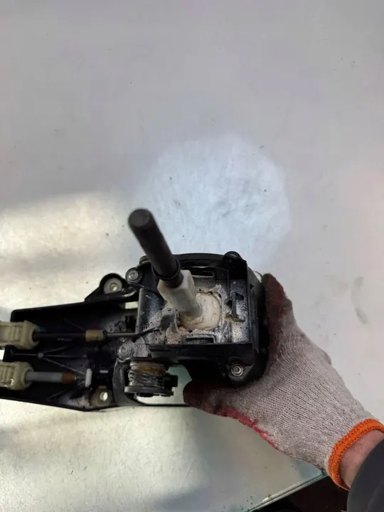 Sélecteur de vitesses Opel Astra H GTC image 4