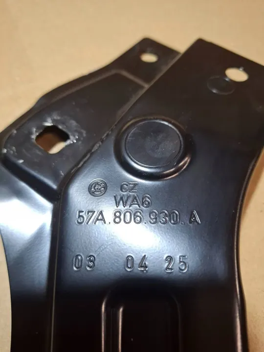 Skoda Karoq Strålkastarfäste OEM 57A806930A Höger Fram image 10
