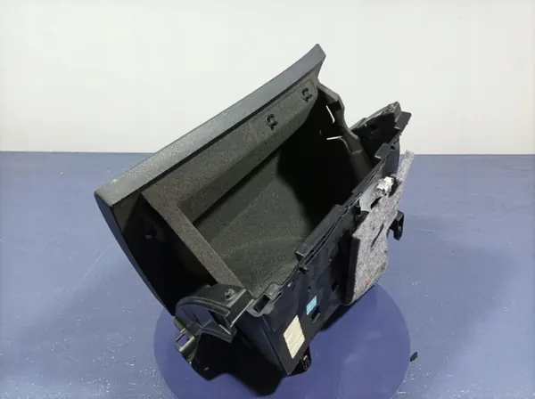 OEM Lochow-325791- Couvercle Console Passager Mercedes GLA image 3