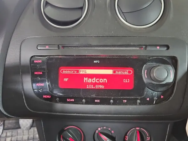 OEM 6J0035153B Fabrieksradio voor Seat Ibiza IV image 2