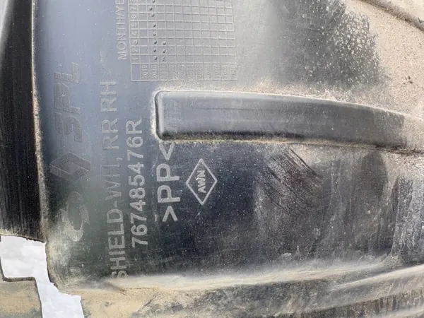 Renault Arkana RS Taka-oikea Pyöränkaari OEM 767485476R image 3