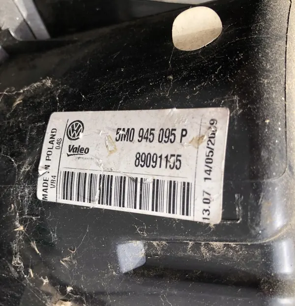 Luz trasera izquierda VW Golf V Plus image 3
