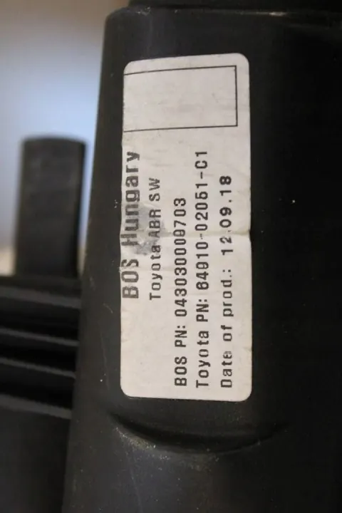 Cortina de bagageira Toyota Auris II Combi OEM 64910-02051 image 4