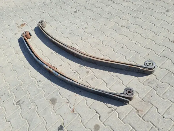 Frambladfjäder 9cm 2 blad OEM 20733615/16 image 2