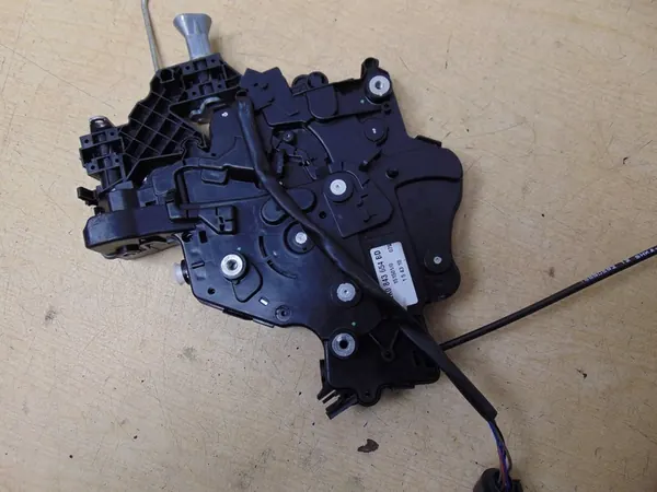 Rechtes Schiebetürschloss VW Caddy 2K0843654BD image 9