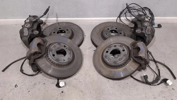 Mercedes E W213 Bremscheiben & Beläge Vorne OEM A0004212312 image 2