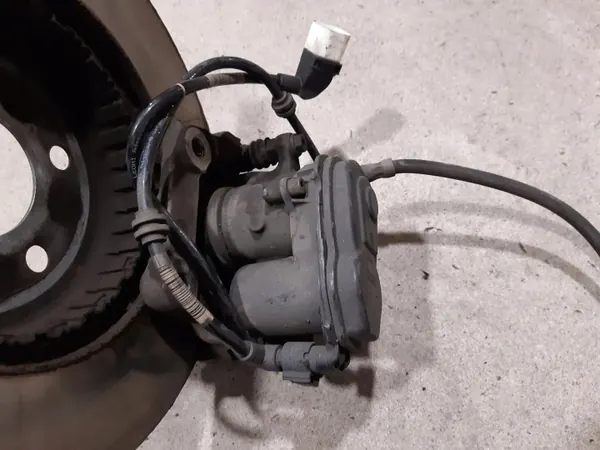Mercedes E W213 Bremscheiben & Beläge Vorne OEM A0004212312 image 6