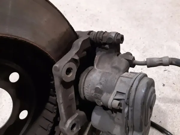 Mercedes E W213 Bremscheiben & Beläge Vorne OEM A0004212312 image 9