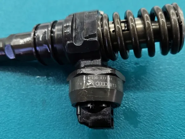 Pompe à injection OEM 0414720038 1.9 TDI d'occasion image 3