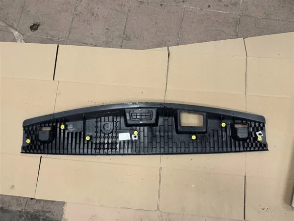 OEM ET76-1K359-ACW Cache Ceinture Arrière Ford Courier image 6