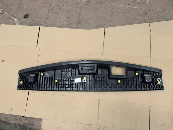 OEM ET76-1K359-ACW Cache Ceinture Arrière Ford Courier image 7