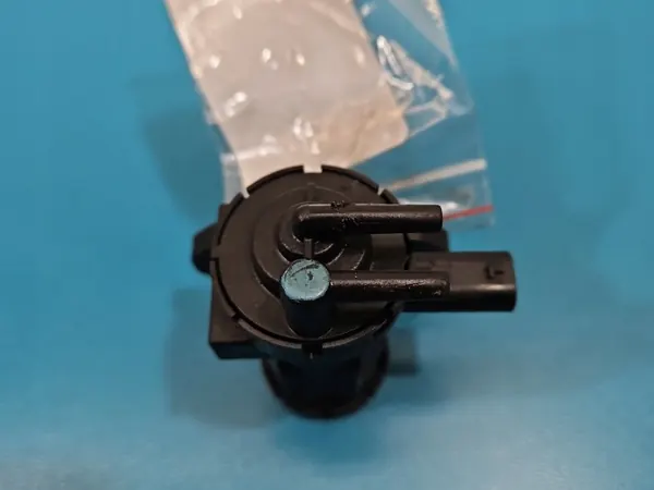 Soupape à vide OEM 8509323 pour BMW X6 E71 3.0D image 4