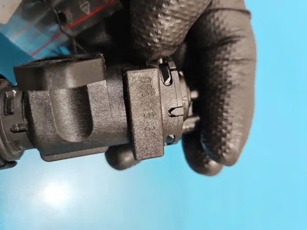 Soupape à vide OEM 8509323 pour BMW X6 E71 3.0D image 8