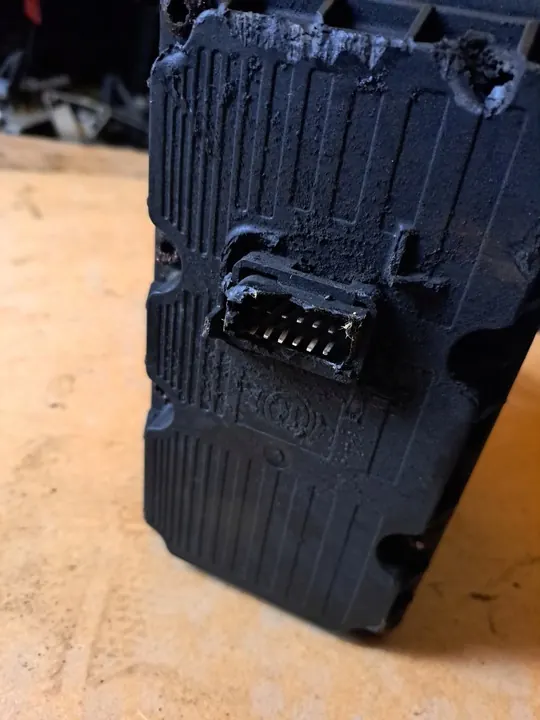 Vanne de suspension pneumatique ECAS 6x2 Renault Volvo image 3