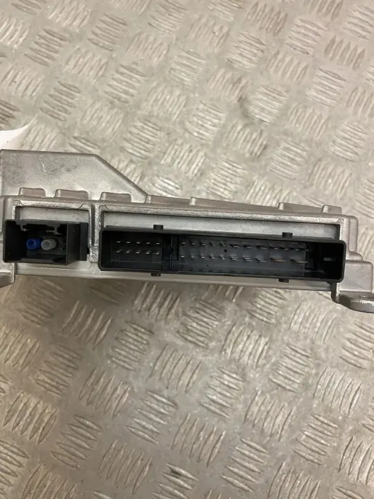 Amplificateur audio Mercedes-Benz OEM A2139017700 image 3