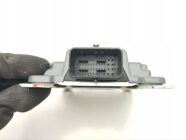 Controladores Maserati MC20 2023 OEM 670157521 image 3