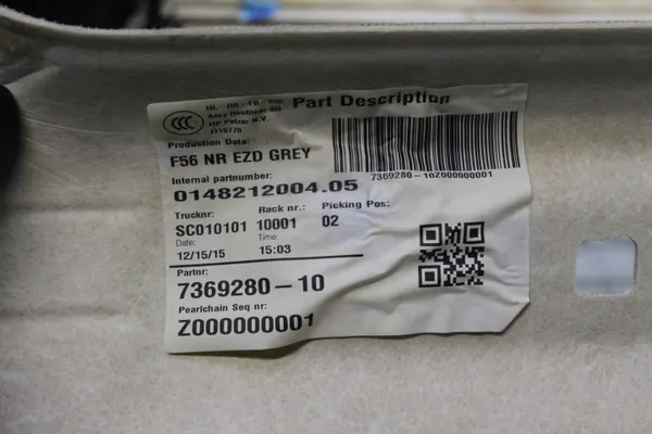 Mini OE AMD194575 Bandeja bajo asiento para F56 F55 image 9