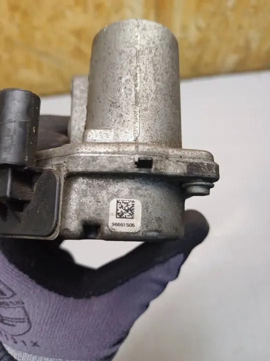 Audi A6 C6 2.7 TDI Spruitstukregelaar OEM 96551505 image 6