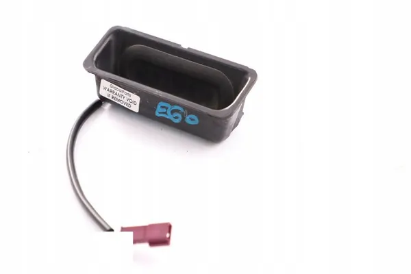 BMW E60 E61 Tavaratilan Kahva Nappi OEM 51248168035 image 4