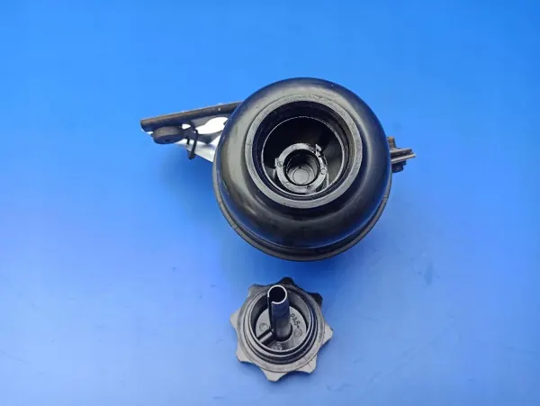 Jaguar XJ X308 Servolenkungsbehälter OEM 7672141102 image 7