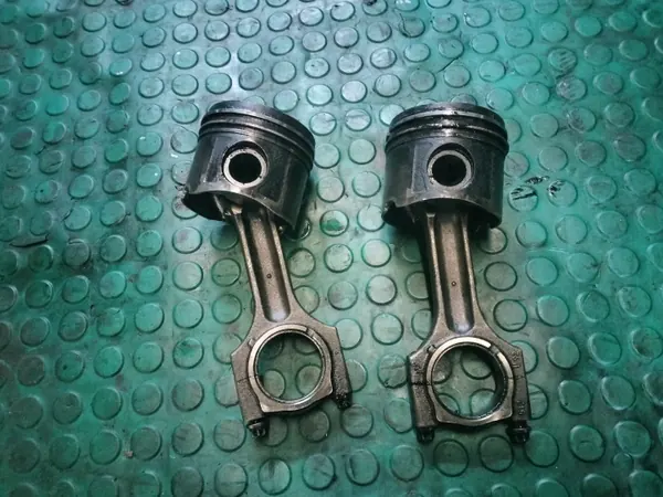 BMW M47 2.0D Kolben & Pleuel OEM 0840c image 6