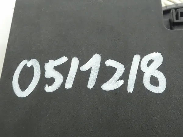 Baklucka Lås VW Tiguan I Golf V 5M0827505H image 5