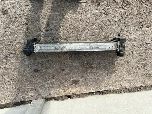 Radiatore Intercooler Renault Trafic III OEM 144962019R image 2