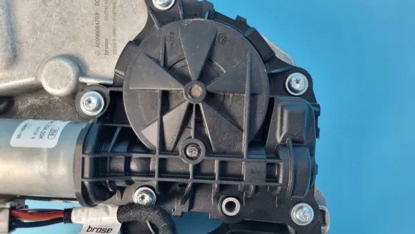 Verrou Coffre Mercedes W206 C200 OEM A0999064703 image 10