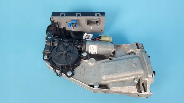 Verrou Coffre Mercedes W206 C200 OEM A0999064703 image 4