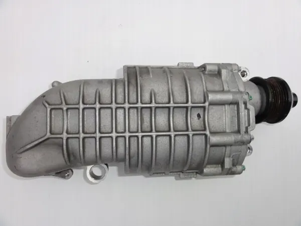 Compresor Mercedes OEM A2710902780 - Usado image 3
