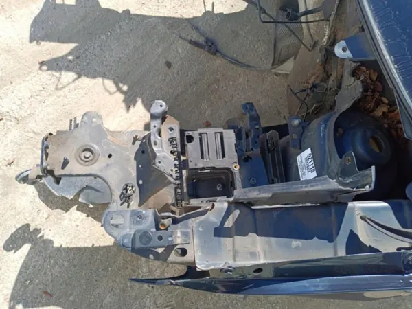 OEM 01 VW Touran I Vänster Framskärm image 3