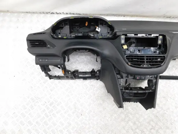 Salpicadero OEM + 2 airbags 2 cinturones - Peugeot 208 I image 5