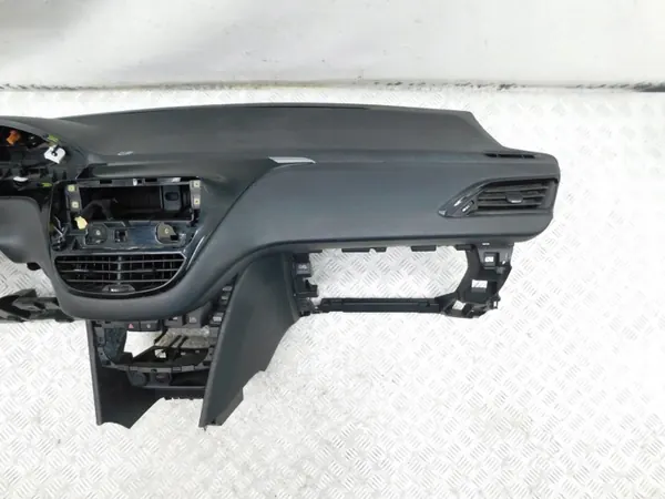 Salpicadero OEM + 2 airbags 2 cinturones - Peugeot 208 I image 6