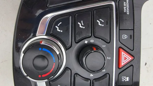 Ilmastointipaneeli Hyundai i30 2013 97250A6040 image 4