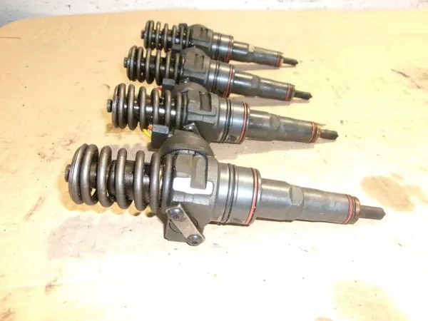 Bomba de combustível OEM 038130073AR para 1.9 TDI 130CV image 4