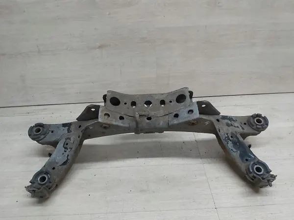 T25 SANKI TYŁ takajousipalkki Toyota Avensisille image 5