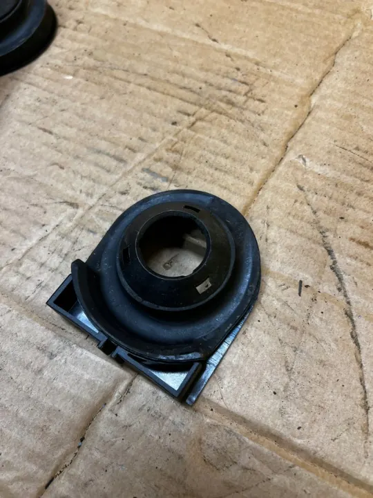 Juego de almohadillas muelle trasero OEM JX61-5599-BEB Ford Kuga MK3 image 10