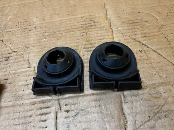 Juego de almohadillas muelle trasero OEM JX61-5599-BEB Ford Kuga MK3 image 9