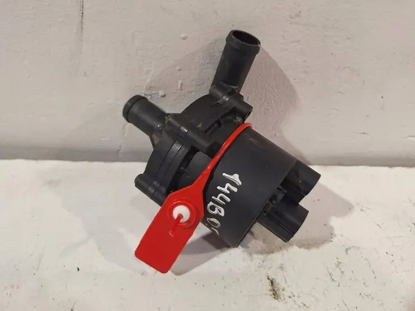 Renault Vattenpump 144B05233R image 2