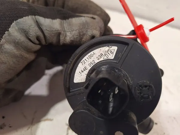 Renault Vattenpump 144B05233R image 3