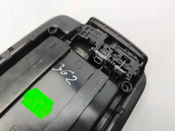 Volvo V50 2009 Bandeja consola central OEM AMD127545 image 4