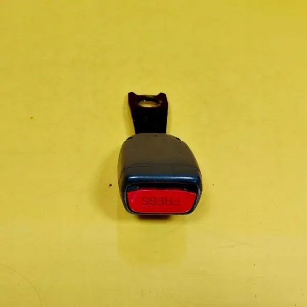 Hebilla de cinturón izquierda delantera OEM DRC99173 Daihatsu image 4
