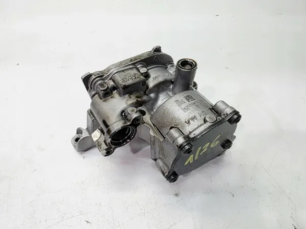 Pompe à huile d'occasion OEM 04L145208AA Audi 2.0 TDI image 2