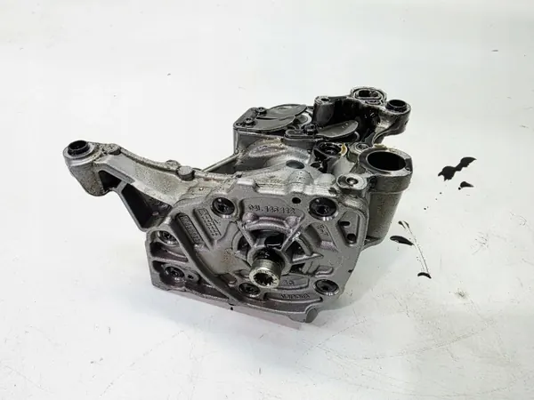 Pompe à huile d'occasion OEM 04L145208AA Audi 2.0 TDI image 5