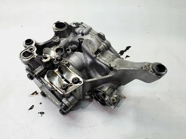 Pompe à huile d'occasion OEM 04L145208AA Audi 2.0 TDI image 7