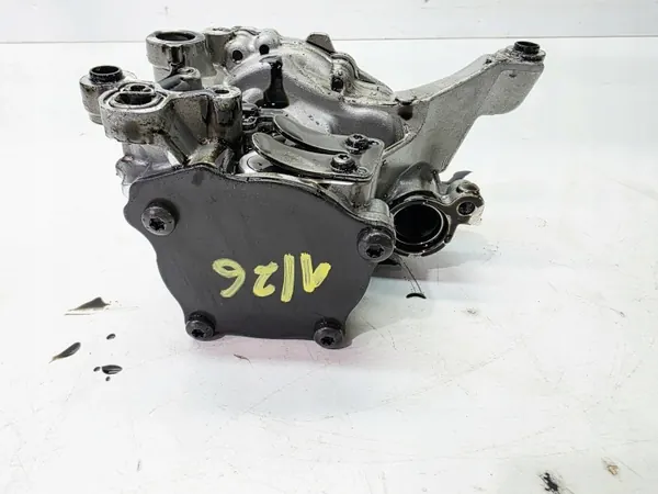 Pompe à huile d'occasion OEM 04L145208AA Audi 2.0 TDI image 8